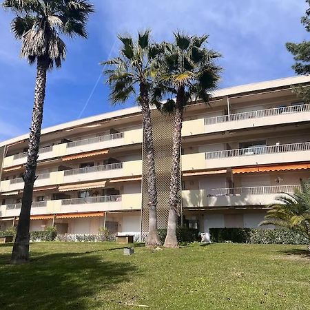 Appartement Avec Terrasse, Vue Jardin Et Piscine Antibes Luaran gambar