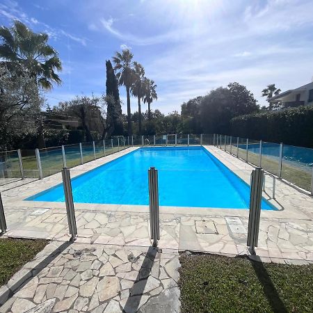 Appartement Avec Terrasse, Vue Jardin Et Piscine Antibes Luaran gambar