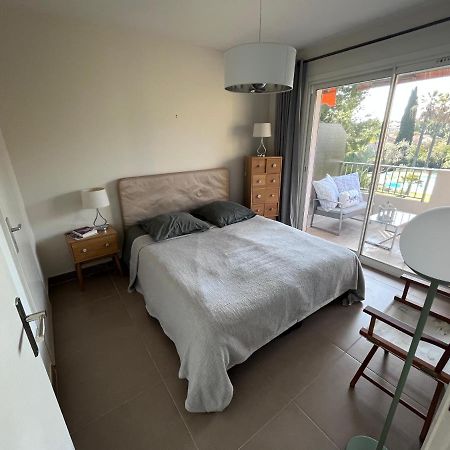 Appartement Avec Terrasse, Vue Jardin Et Piscine Antibes Luaran gambar