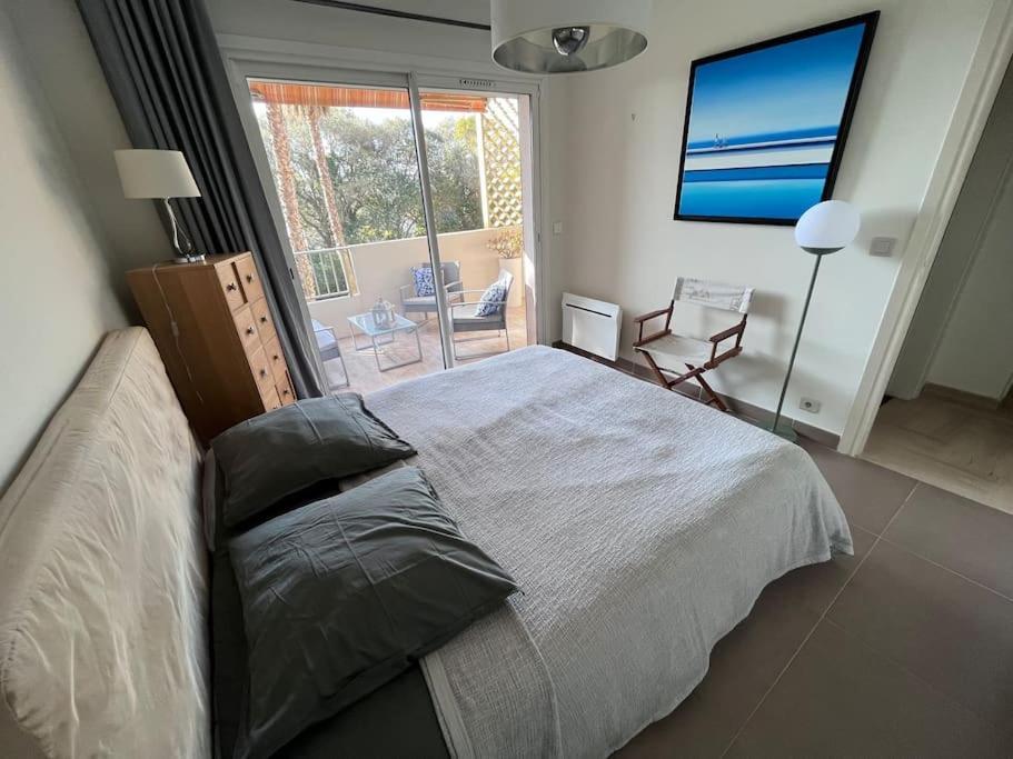 Appartement Avec Terrasse, Vue Jardin Et Piscine Antibes Luaran gambar