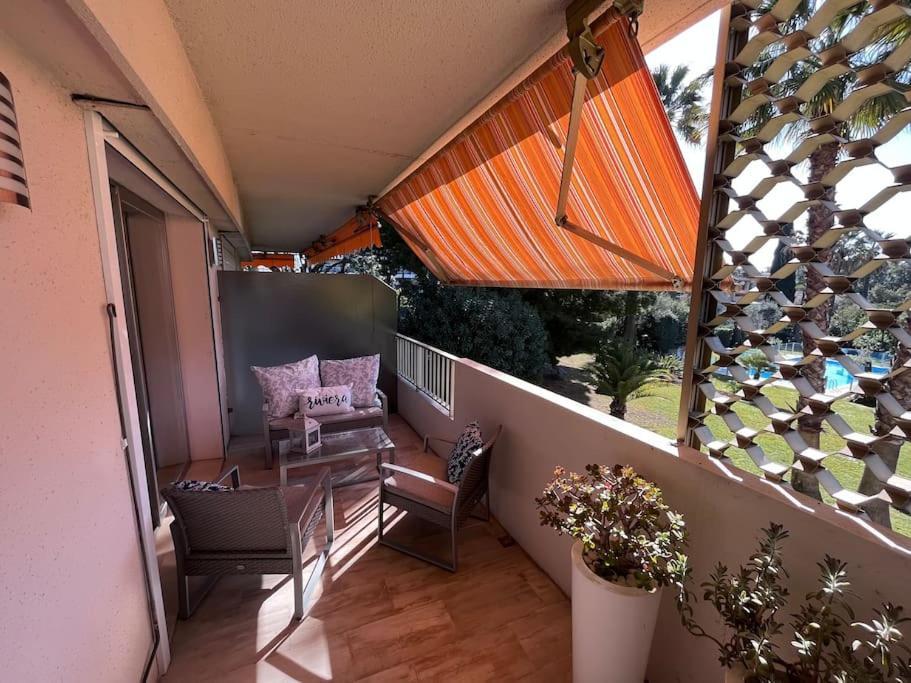Appartement Avec Terrasse, Vue Jardin Et Piscine Antibes Luaran gambar