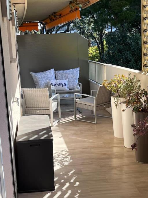 Appartement Avec Terrasse, Vue Jardin Et Piscine Antibes Luaran gambar