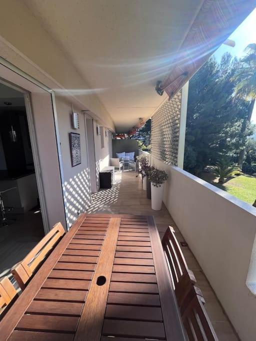 Appartement Avec Terrasse, Vue Jardin Et Piscine Antibes Luaran gambar