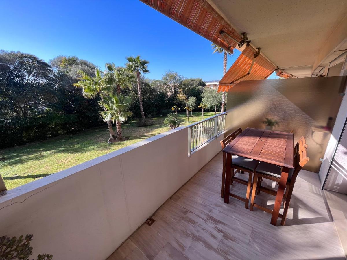 Appartement Avec Terrasse, Vue Jardin Et Piscine Antibes Luaran gambar