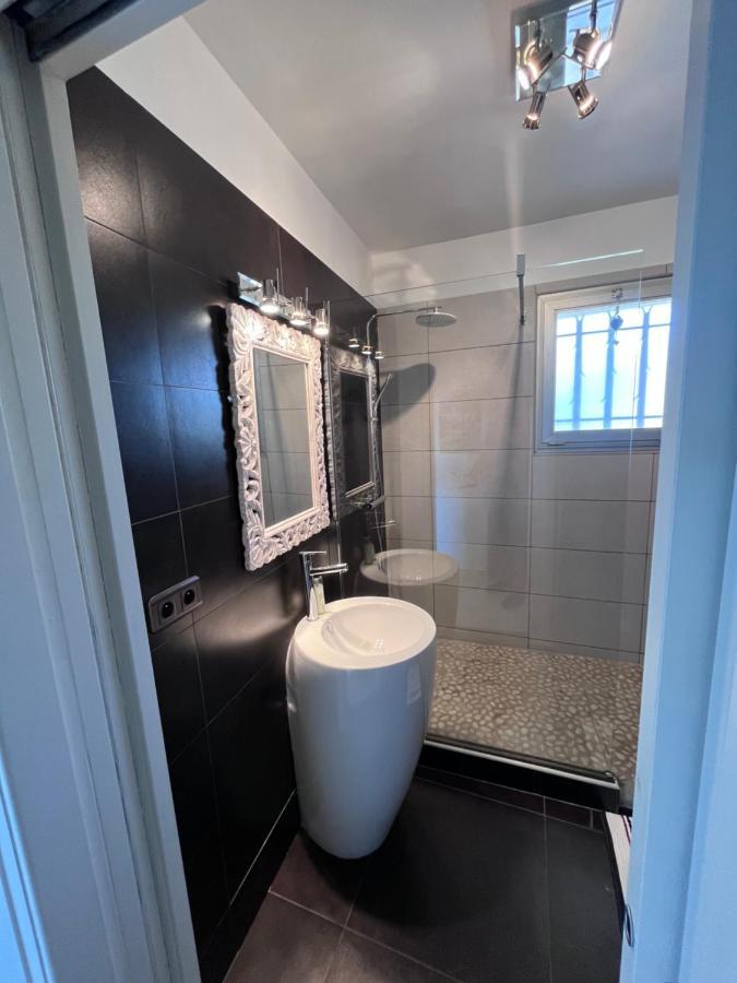 Appartement Avec Terrasse, Vue Jardin Et Piscine Antibes Luaran gambar