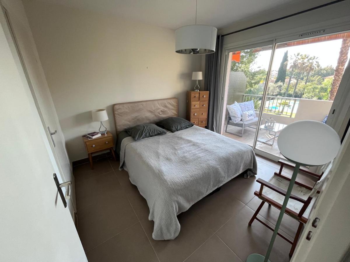 Appartement Avec Terrasse, Vue Jardin Et Piscine Antibes Luaran gambar